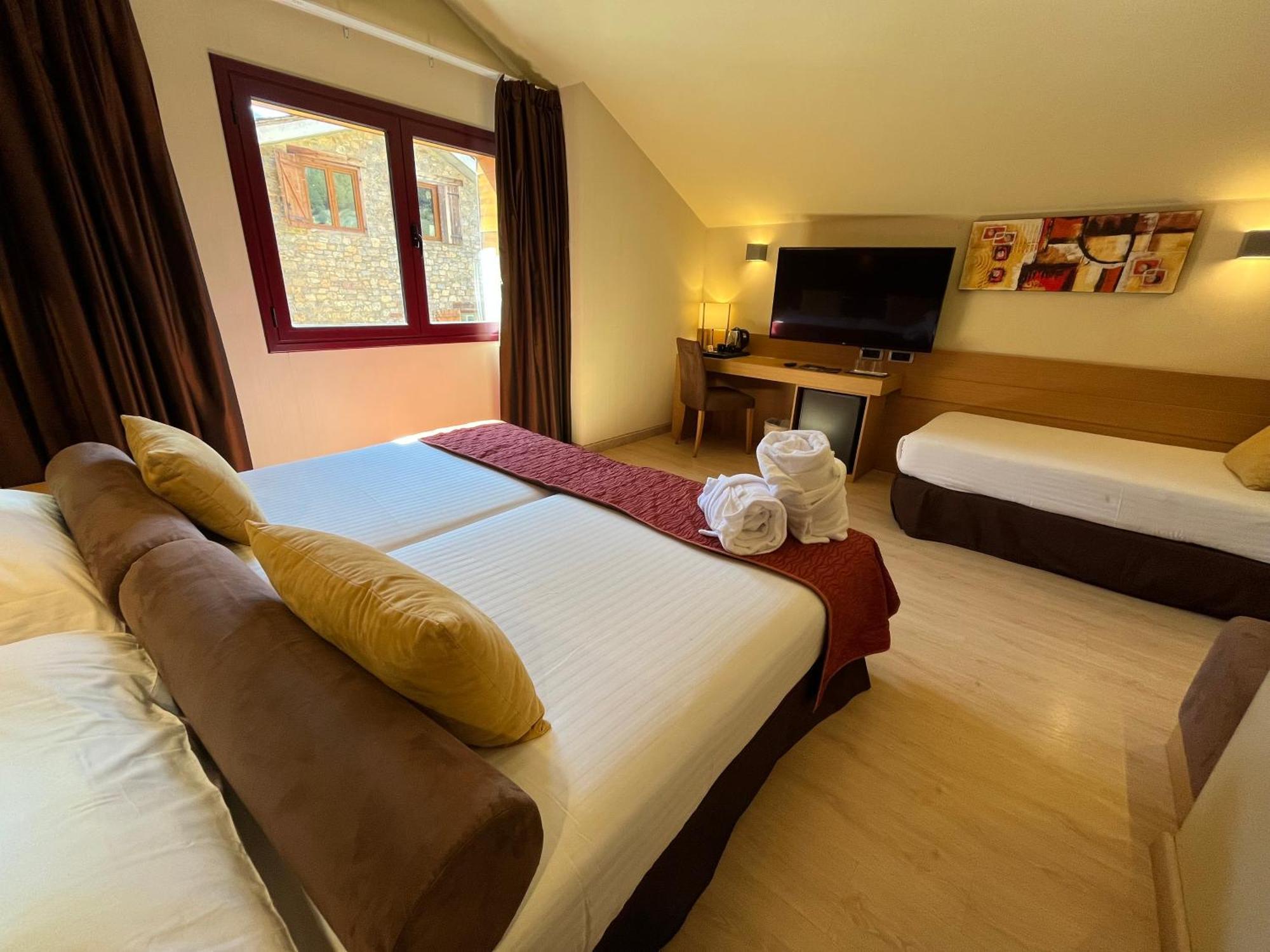 Hotel Galanthus&Spa Canillo Bagian luar foto